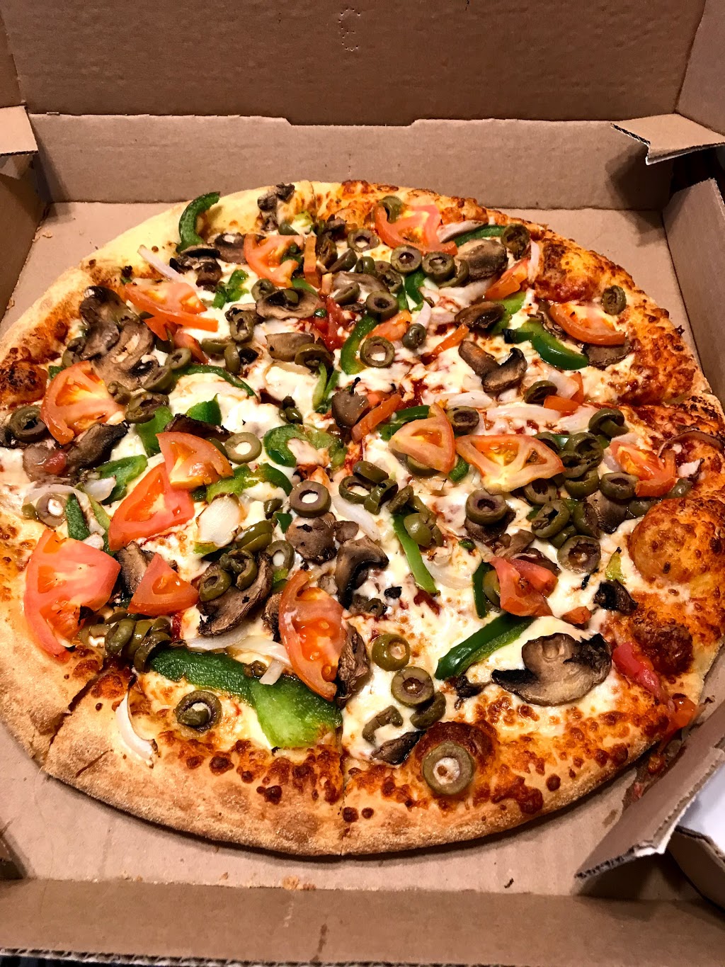 Dominos Kingsbridge | 20 Kingsbridge Garden Cir Unit #1A, Mississauga, ON L5R 3K7, Canada | Phone: (905) 270-3030