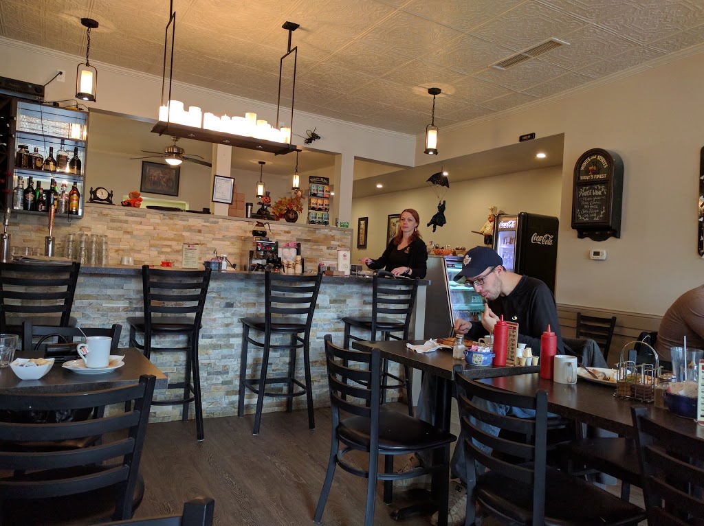 Tangled Garden Cafe | 7 Church St, Westport, ON K0G 1X0, Canada | Phone: (613) 273-7733