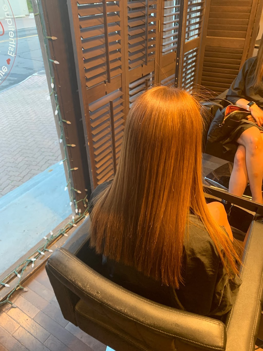 Salon M Toi | 95 Av. Donegani, Pointe-Claire, QC H9R 2W2, Canada | Phone: (514) 505-0789