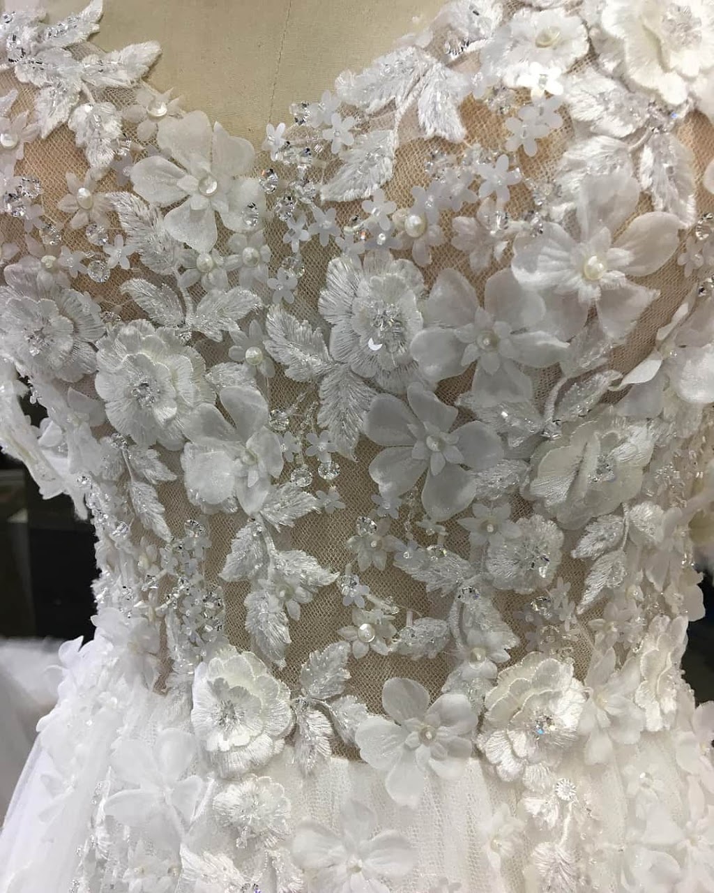 His & Hers Wear & Bridal | 828 Ottawa St, Windsor, ON N8X 2C7, Canada | Phone: (519) 977-0478