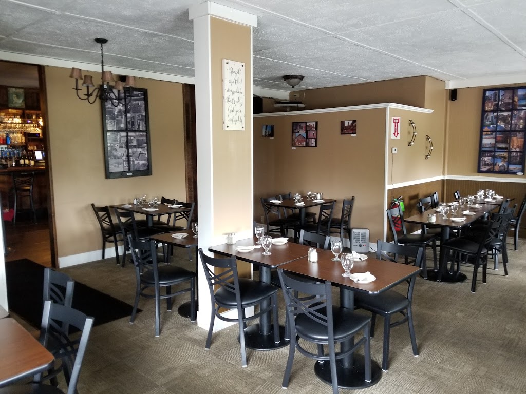 Hilltop Restaurant & Bar | 4206 Lake Ave, Lockport, NY 14094, USA | Phone: (716) 433-7060