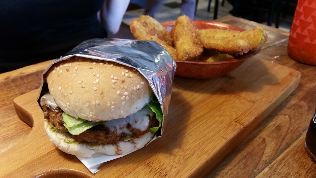 Baldwin Street Burger | 53a Baldwin St N, Whitby, ON L1M 1A2, Canada | Phone: (905) 425-3222
