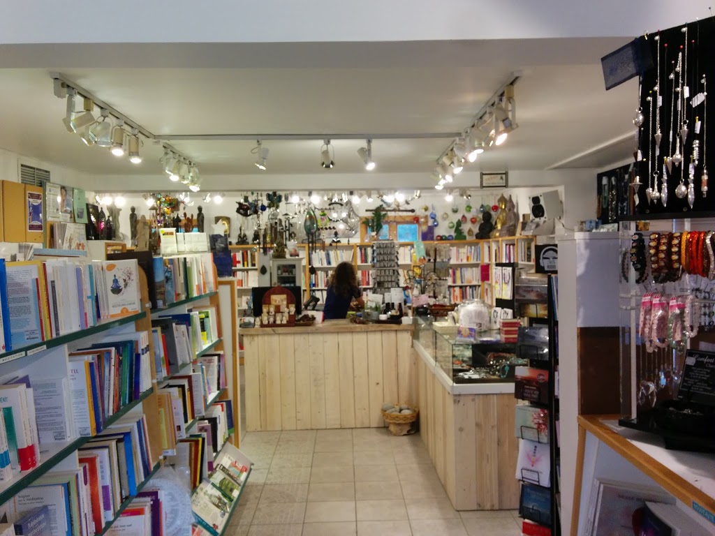 Librairie Quintessence | 275 Rue Principale, Saint-Sauveur, QC J0R 1R0, Canada | Phone: (450) 227-5525