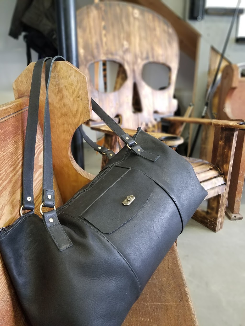 Custom Cut Threads | Herder Dr, Sylvan Lake, AB T4S 1Y7, Canada | Phone: (403) 669-9763
