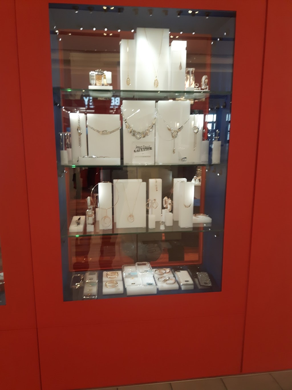 Swarovski | 221 Glendale Ave UNIT #64, St. Catharines, ON L2T 2K9, Canada | Phone: (905) 280-0547