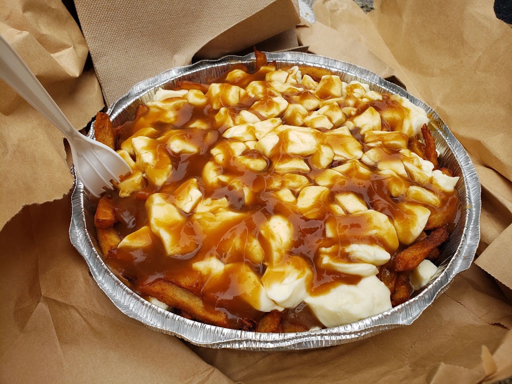 Casse-Croûte den Haut | 490 Rue de St Jovite, Mont-Tremblant, QC J8E 2Z9, Canada | Phone: (819) 425-7474
