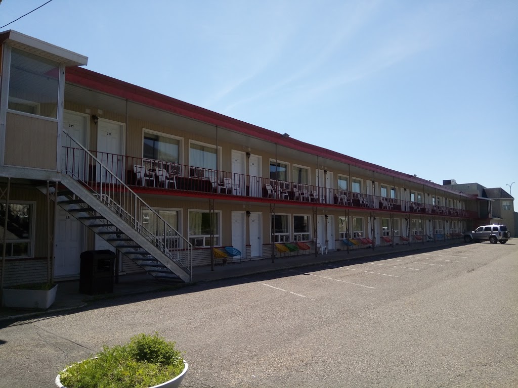 Hotel-Motel Le Régent | 3806 Boulevard Sainte-Anne, Québec, QC G1E 3M3, Canada | Phone: (418) 663-1608