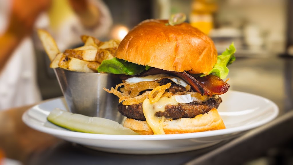 Drinkwaters Lounge | 10695 Lakeshore Rd, Port Alberni, BC V9Y 8Z8, Canada | Phone: (250) 723-2722
