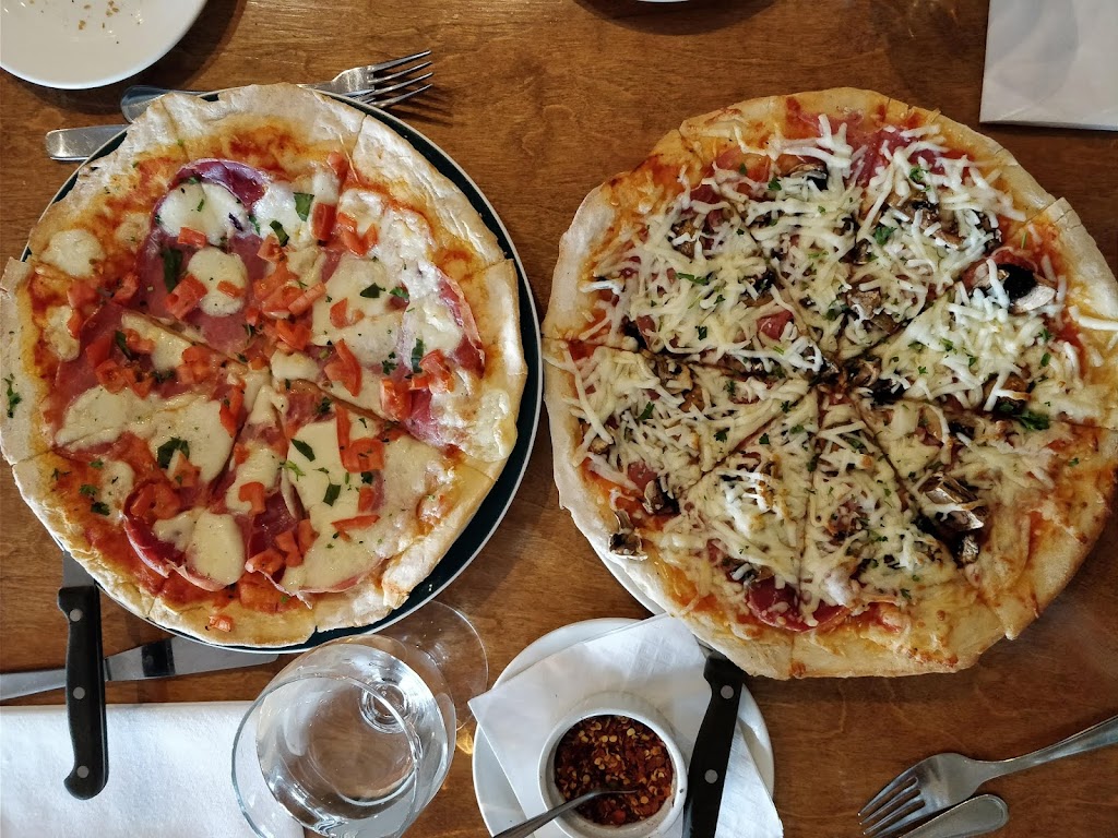 La Notte Italian Restaurant | 3307 Dunbar St, Vancouver, BC V6S 2C1, Canada | Phone: (604) 222-4033