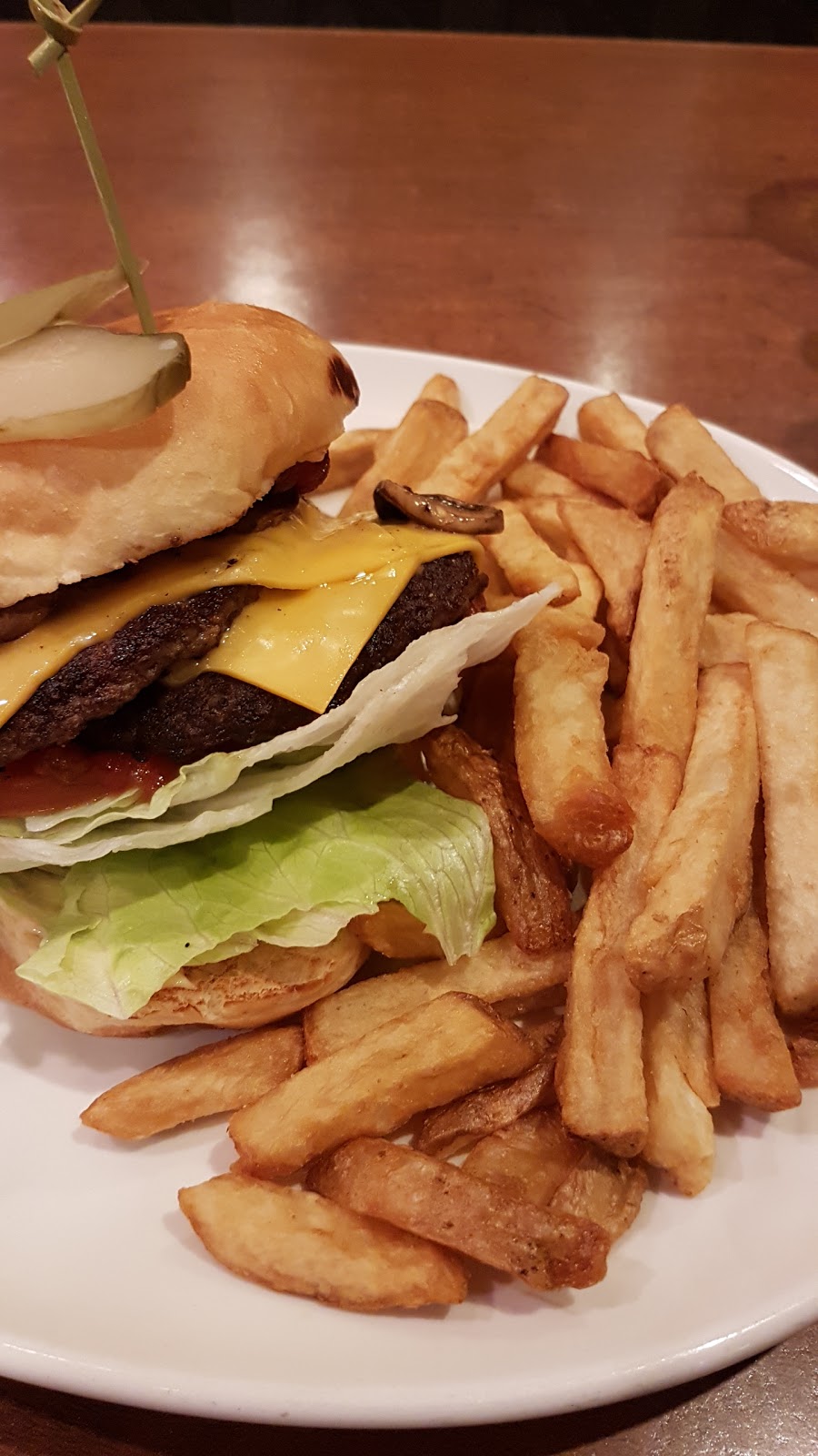 White Spot, Kerrisdale | 5367 West Blvd, Vancouver, BC V6M 3W4, Canada | Phone: (604) 266-1288