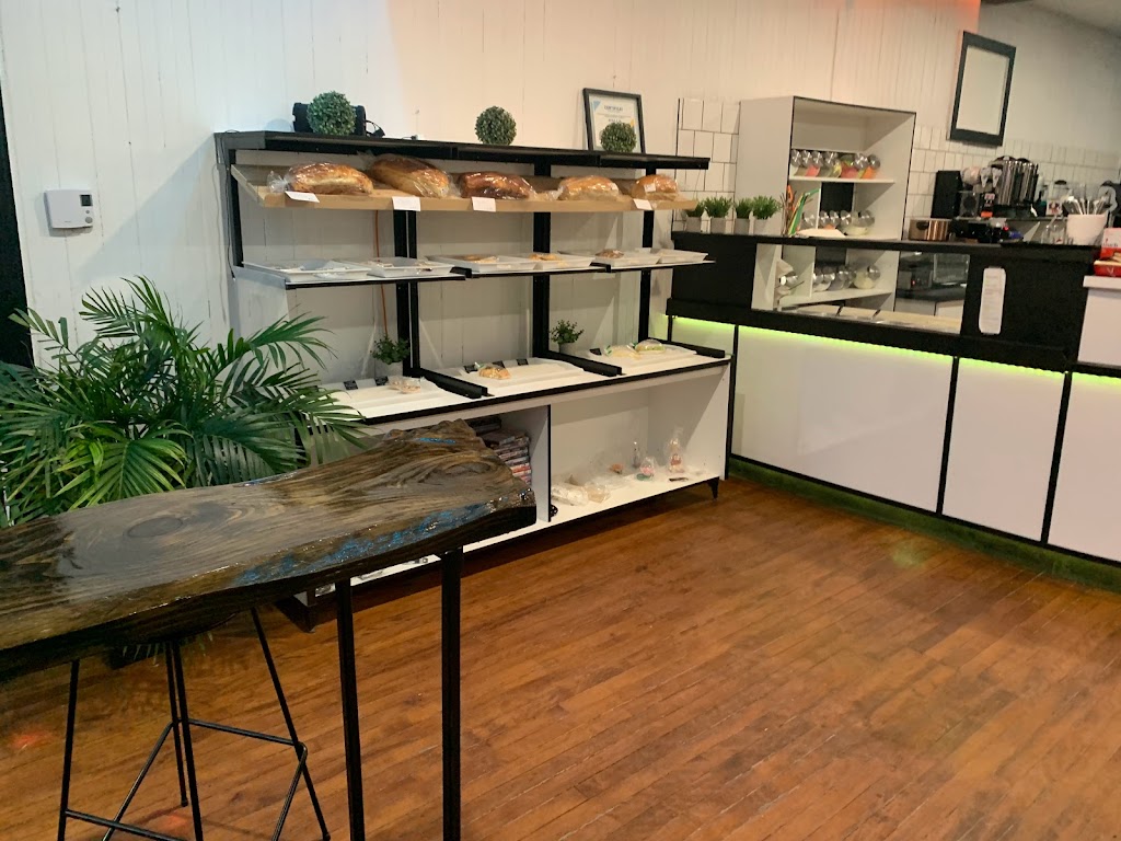 Boba t 77 / Pâtisserie Bout | 18 Rue Carignan, Victoriaville, QC G6P 4Z6, Canada | Phone: (819) 460-1530