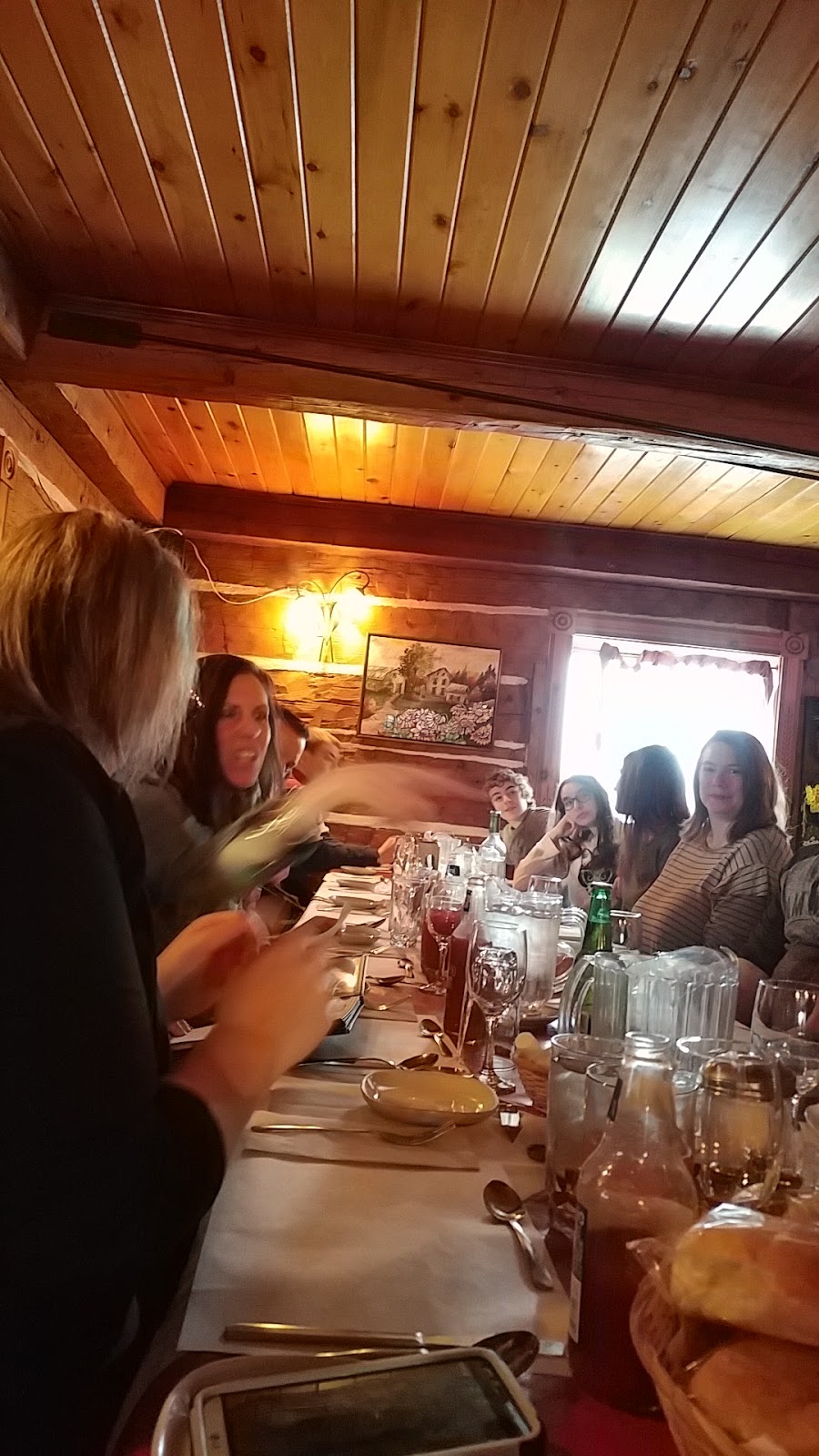 Bar Le-Vieux-Saint-Charles | 800 Boulevard Foucault, Saint-Charles-de-Drummond, QC J2C 1A7, Canada | Phone: (819) 478-9168