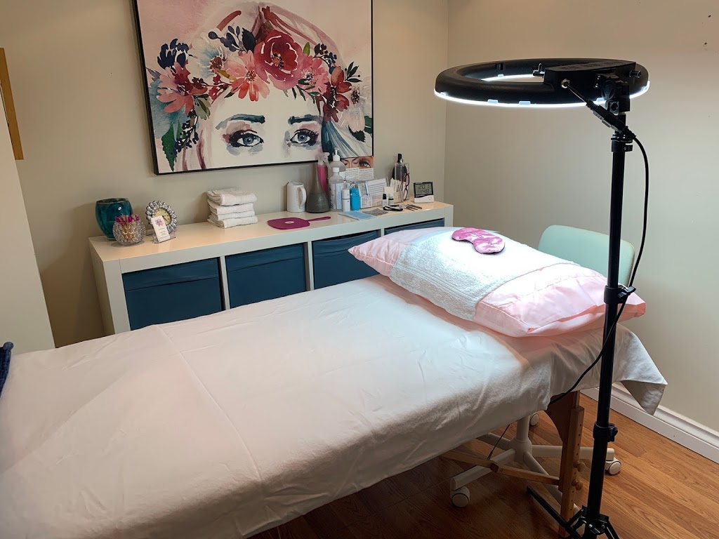 Lynn Valley Lashes | 4615 Hoskins Rd, North Vancouver, BC V7K 2R2, Canada | Phone: (778) 558-2644