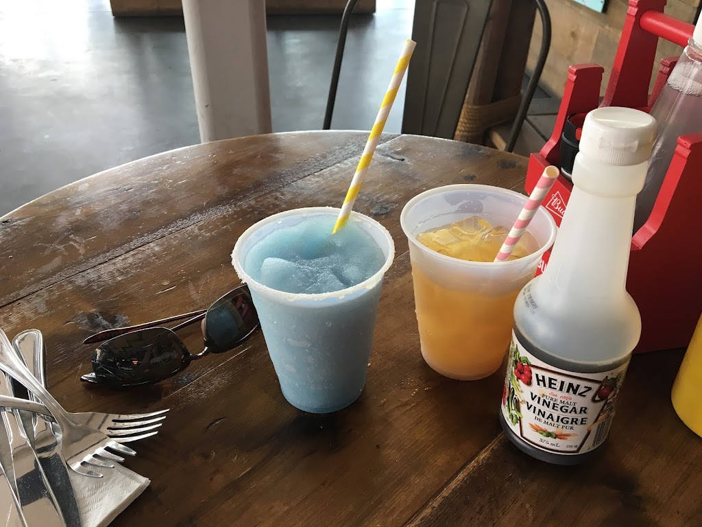 Willie’s Beach Bar | 85 Main St W, Grand Bend, ON N0M 1T0, Canada | Phone: (519) 238-6460