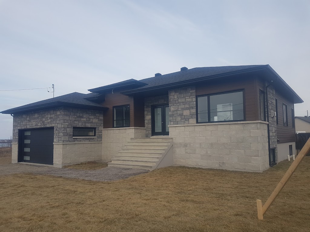 Les Constructions Vertefeuille | 6 Rue Bernard Lessard, Maskinongé, QC J0K 1N0, Canada | Phone: (819) 690-4732