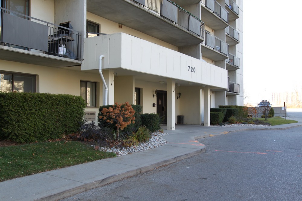 Wonderland Place II by Drewlo Holdings | 720 Wonderland Rd N, London, ON N6H 4Y8, Canada | Phone: (519) 657-0281