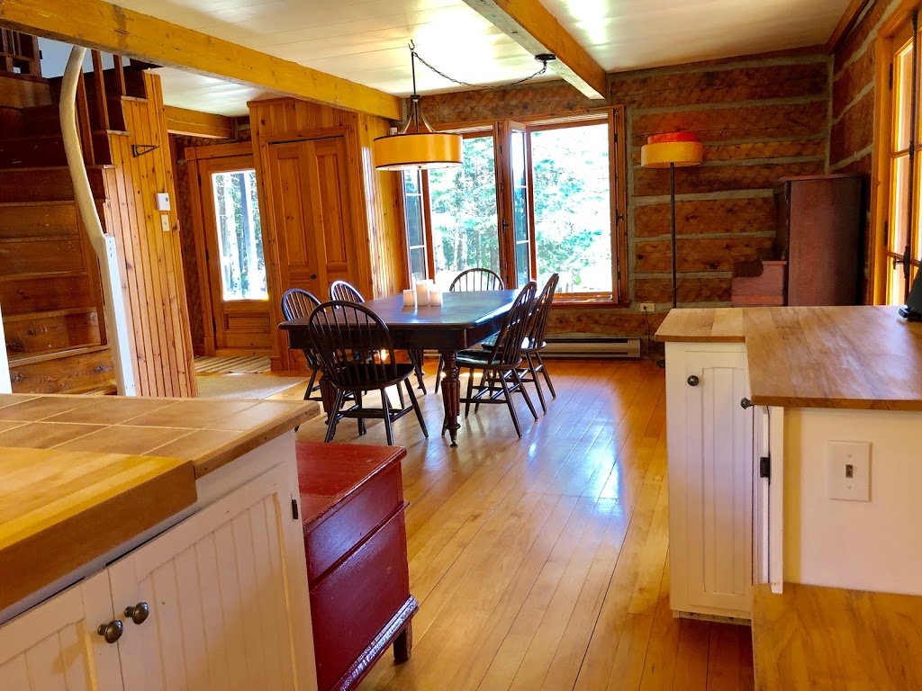 CEDAR CREEK, PETIT TRAIN DU NORD, LAURENTIANS | 1735 Chemin de la Gare, Val-Morin, QC J0T 2R0, Canada | Phone: (819) 324-9663