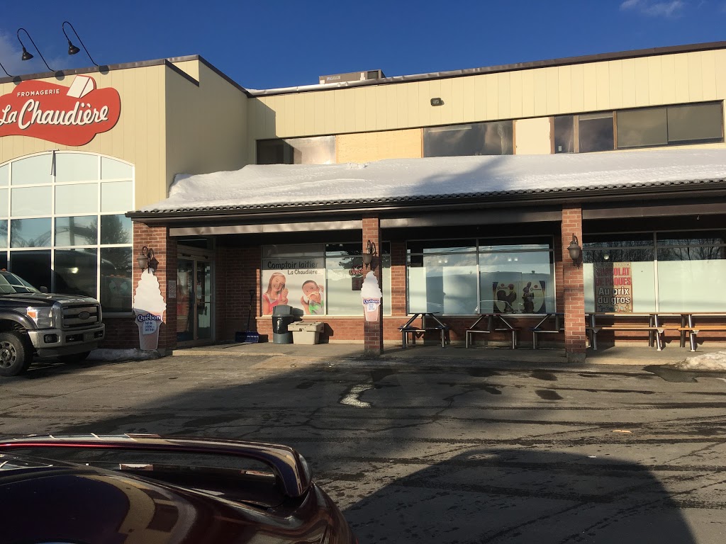 Fromagerie La Chaudière | 3226 Rue Laval, Lac-Mégantic, QC G6B 1A4, Canada | Phone: (800) 667-4330