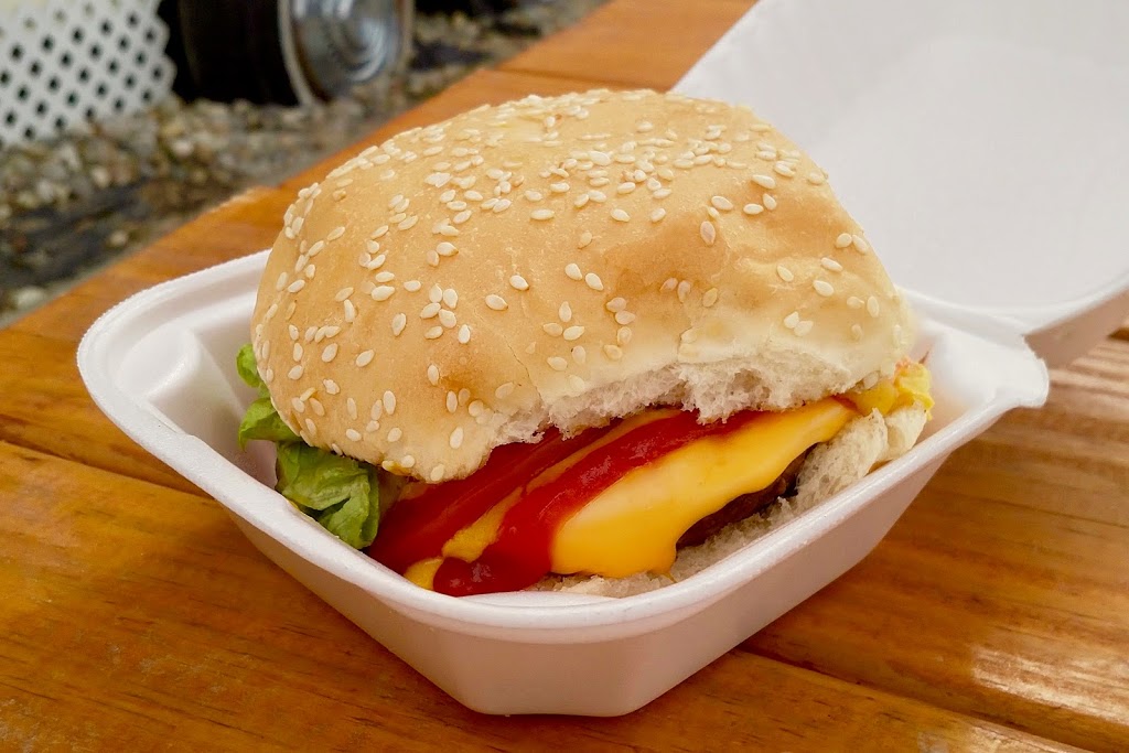 La Bonne Bouffe | 1868 Labonte St, Clarence Creek, ON K0A 1N0, Canada | Phone: (613) 488-3695