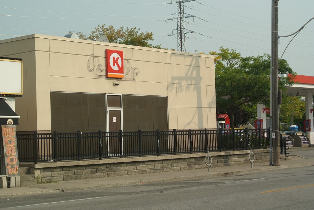 Circle K | 150 Dupont St, Toronto, ON M5R 2E6, Canada | Phone: (416) 850-9636