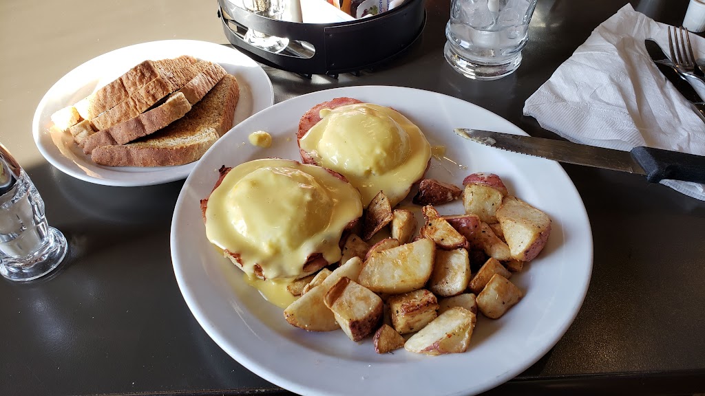 Dennys | 2940 Gaetz Ave, Red Deer, AB T4R 1M4, Canada | Phone: (403) 348-5040