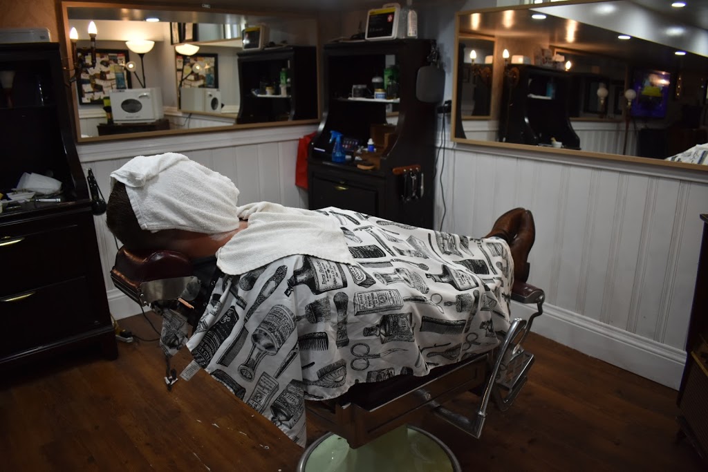 Kleinburg Barbershop | 10525 Islington Ave, Kleinburg, ON L0J 1C0, Canada | Phone: (905) 552-0648