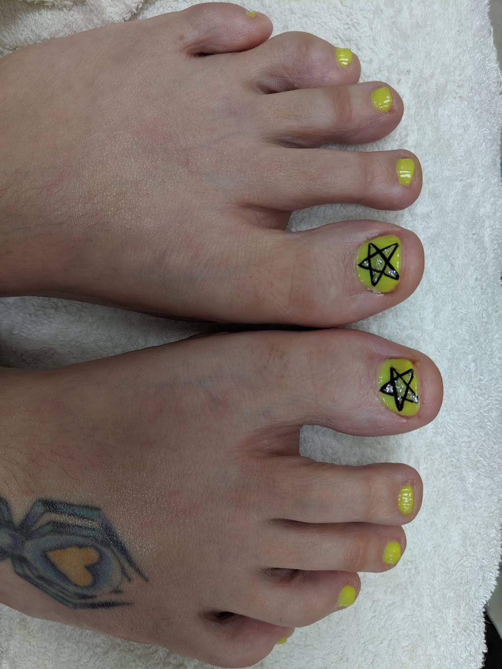 MC Nails | 130 Cedar St, Cambridge, ON N1S 1W4, Canada | Phone: (519) 740-2689