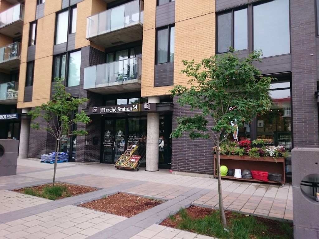 Marché Station 54 | 760 Boulevard Rosemont, Montréal, QC H2S 0A7, Canada | Phone: (514) 508-8830
