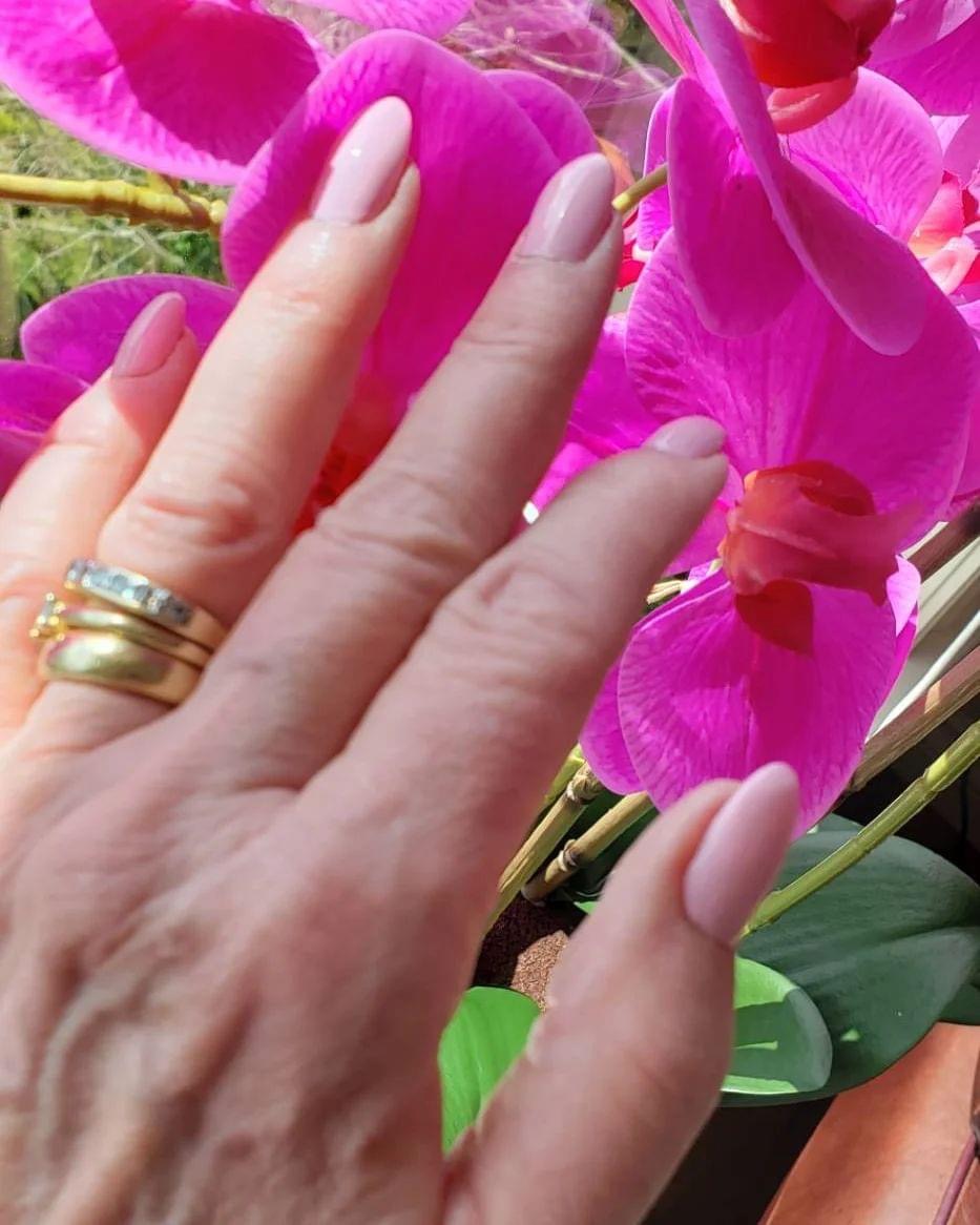 KW Nails&Esthetics | 1495 Bonniebrook Heights Rd, Gibsons, BC V0N 1V5, Canada | Phone: (604) 989-5776