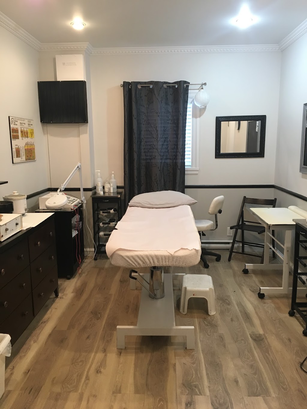 Diane Gagnon ESTHÉTICIENNE | 1900 Rue de Grenoble, Terrebonne, QC J6X 4N2, Canada | Phone: (438) 885-1095