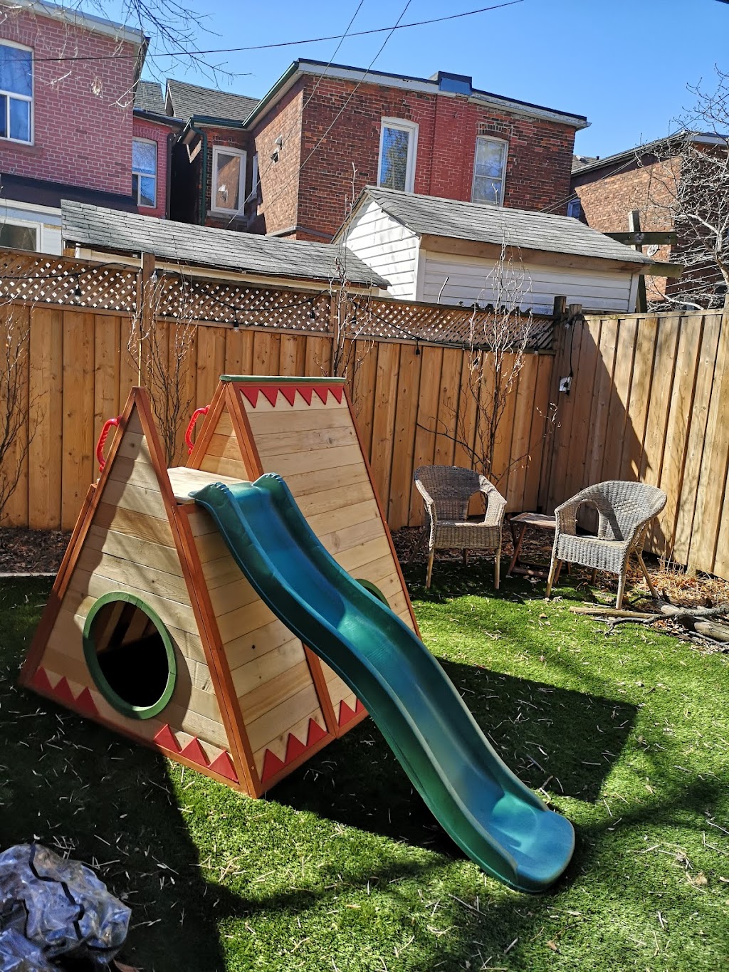 Starry Castle Canada | 3401 McNicoll Ave, Scarborough, ON M1V 2V5, Canada | Phone: (647) 961-2008