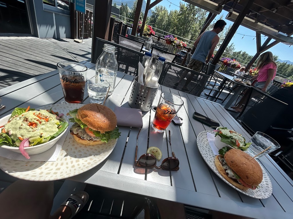 Bridge Bistro | 301 BC-3, Fernie, BC V0B 1M0, Canada | Phone: (250) 423-3002