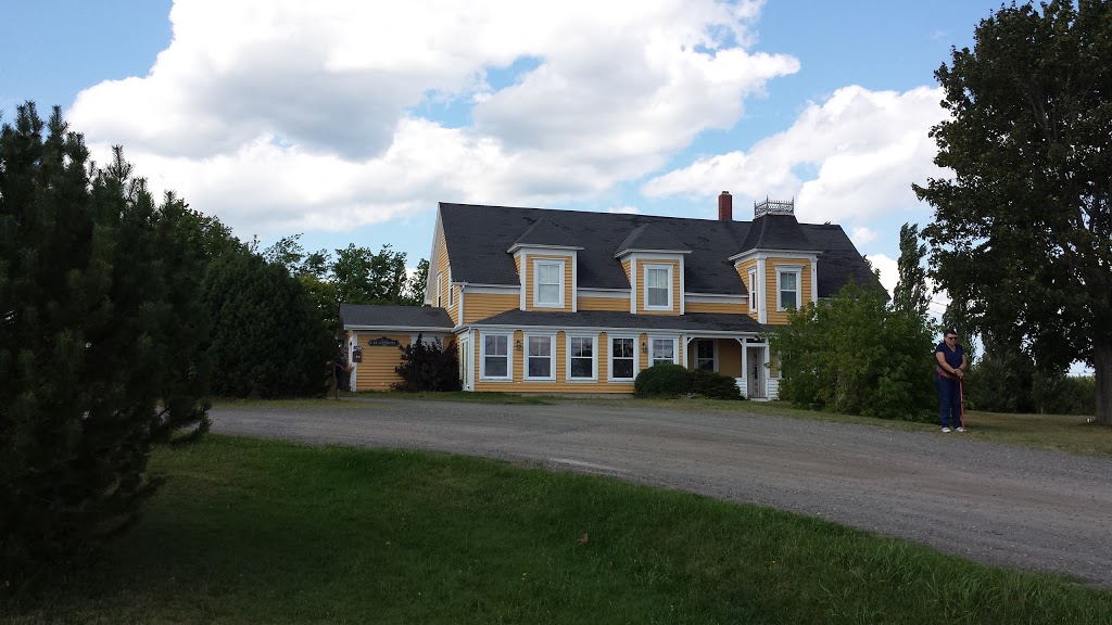 Chef Carson Farm / Dune View Inn | 589 NB-475, Baie de Bouctouche, NB E4S 4N9, Canada | Phone: (506) 743-9893