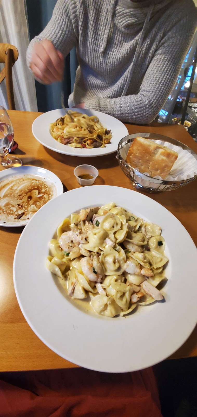 Paliottis Italian Restaurant | 33886 Essendene Ave, Abbotsford, BC V2S 2H4, Canada | Phone: (604) 855-1888