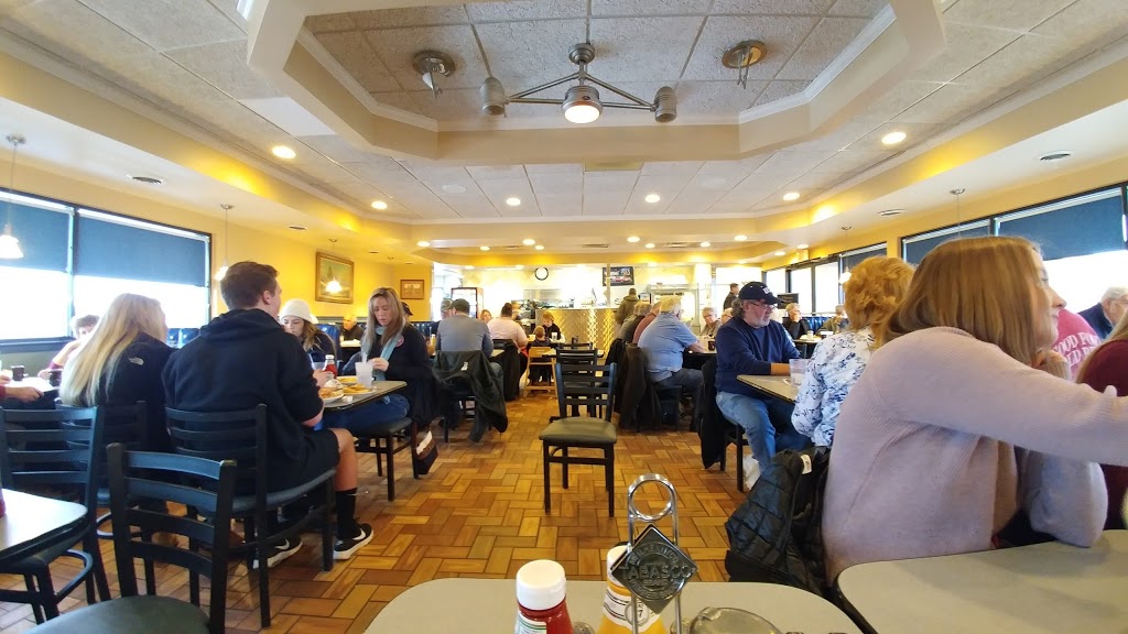 Papous Place | 67240 Main St, Richmond, MI 48062, USA | Phone: (586) 727-1199