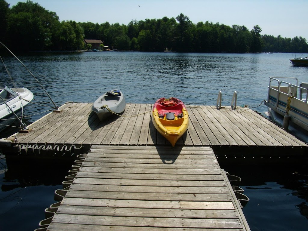 Huttons Dogpatch | 111 W Clear Bay Point, Kinmount, ON K0M 2A0, Canada | Phone: (905) 640-4382