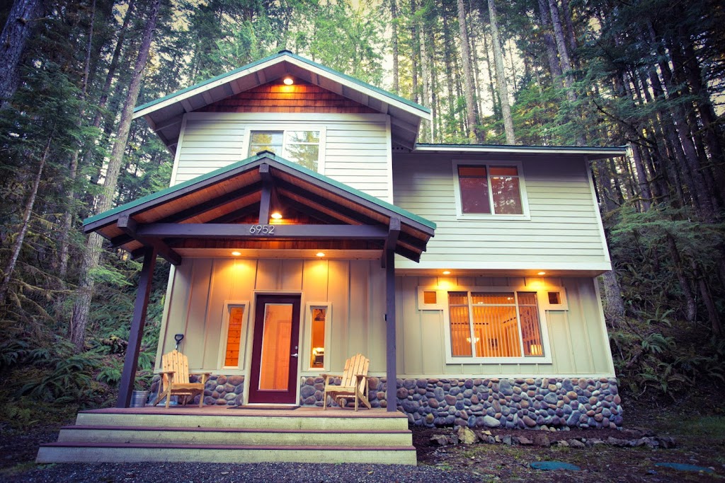 Luxury Getaways | 9989 Mt Baker Hwy, Deming, WA 98244, USA | Phone: (360) 398-9590
