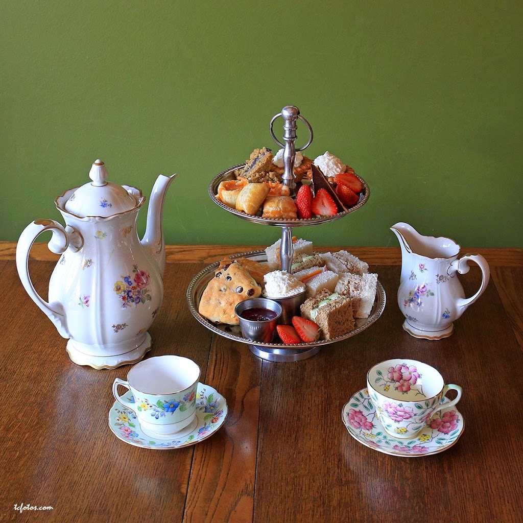 The Oaks Restaurant and Tearoom | 2250 Oak Bay Ave, Victoria, BC V8R 1E2, Canada | Phone: (250) 590-3155