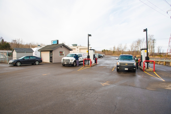 First Class Gas | 950 Chippewa Rd, Thunder Bay, ON P7J 0A1, Canada | Phone: (807) 474-4369