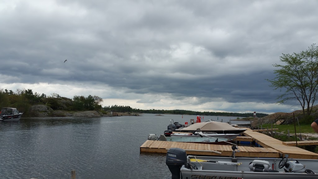 Bay Villa Lodge | 1079 S River Rd, Whitefish Falls, ON P0P, Canada | Phone: (800) 205-4266