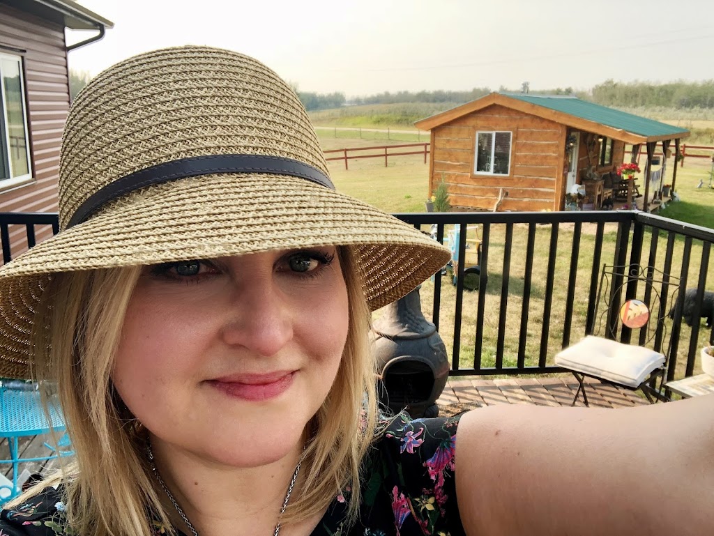 Legends Ranch | Kneehill County, AB T0M 2B0, Canada | Phone: (403) 507-0436