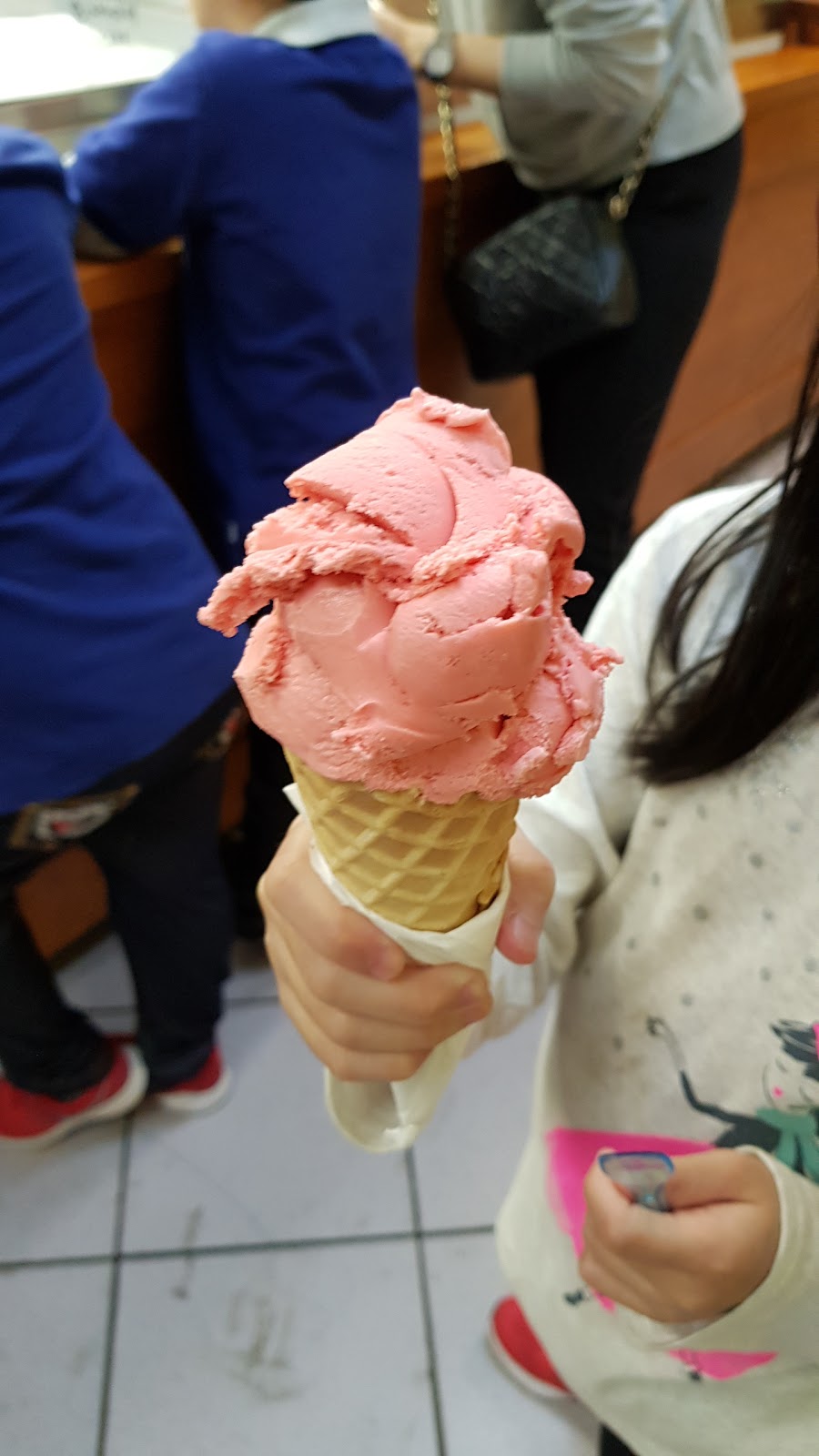 Cones Creamery | 14961 Marine Dr, White Rock, BC V4B 1C3, Canada | Phone: (604) 536-7644