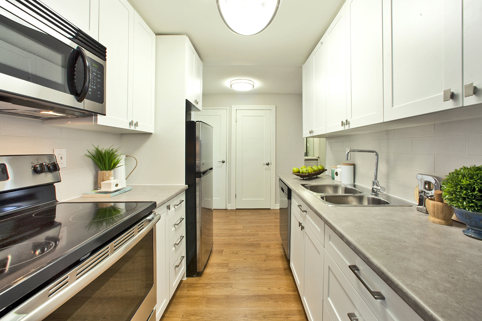 Albany Place Apartments | 1 Albany St, Fort Erie, ON L2A 5Z8, Canada | Phone: (905) 871-2383
