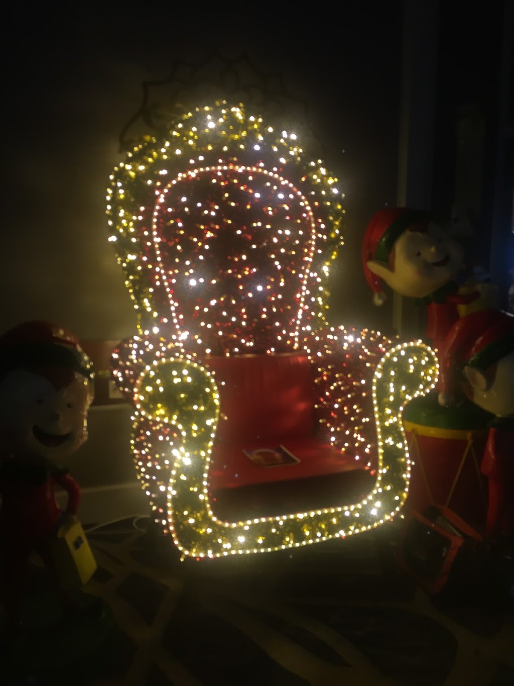 Christmas Decor Brantford | 19 Church St W, Scotland, ON N0E 1R0, Canada | Phone: (519) 756-1283
