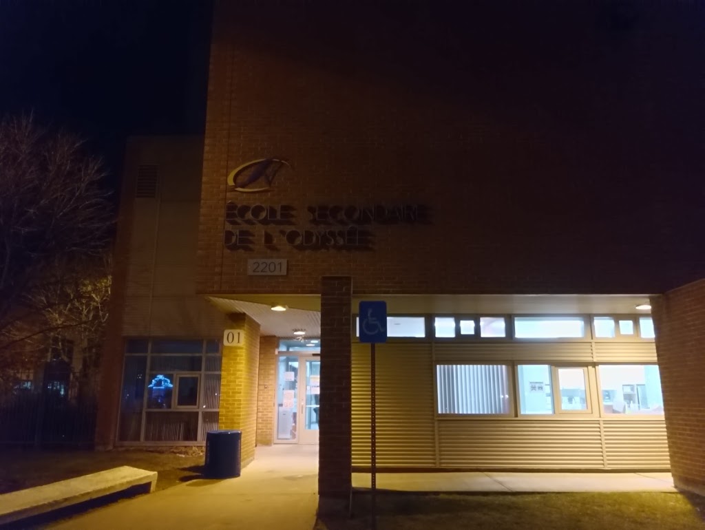 School Secondary De Lodyssée | 2201 Rue de la Jonquille, Terrebonne, QC J7M 1Y8, Canada | Phone: (450) 492-3743