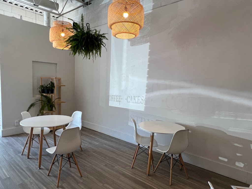 Le Doux Patisserie | 530 Waterloo St, Winnipeg, MB R3N 0T1, Canada | Phone: (204) 306-4050
