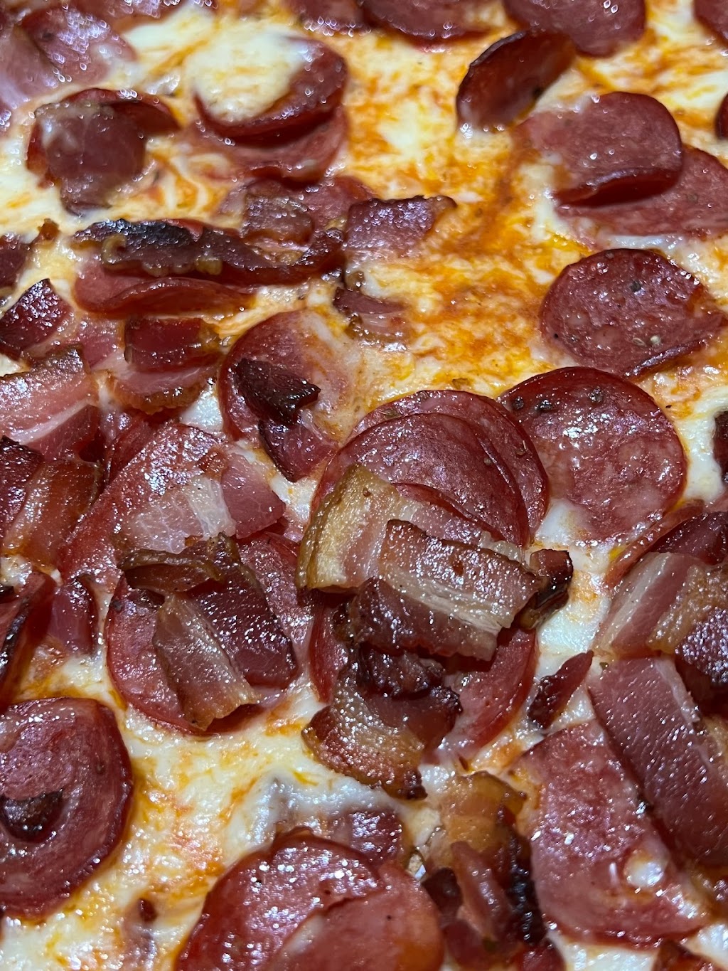 Pizza Place | 750 Daly St S, Winnipeg, MB R3L 2N2, Canada | Phone: (204) 284-7790