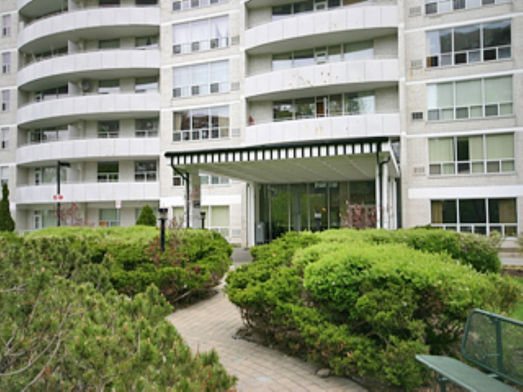 ViewPoint Towers | 35 Canyon Ave, North York, ON M3H 4Y2, Canada | Phone: (416) 633-8843