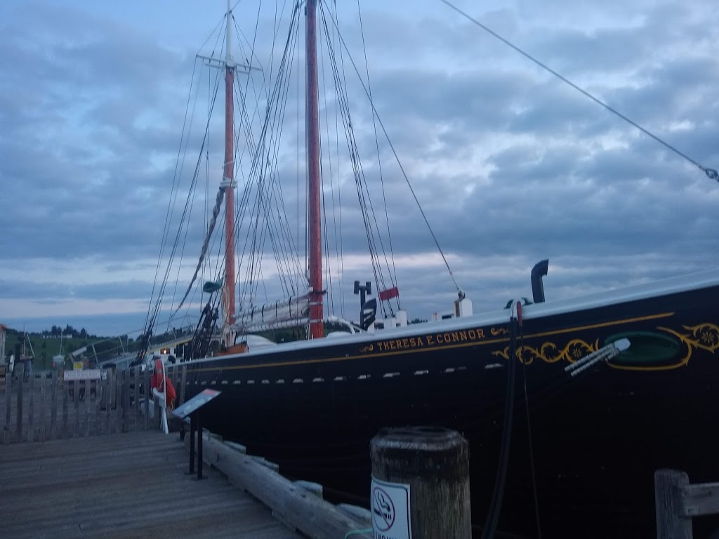 The Beach Pea Kitchen & Bar | 128 Montague St, Lunenburg, NS B0J 2C0, Canada | Phone: (902) 640-3474