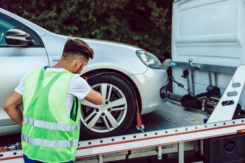 Tristar Towing: Scrap Car Removal, Cash For Cars, Junk Cars | 6315 126 St, Surrey, BC V3X 1V1, Canada | Phone: (604) 865-5050
